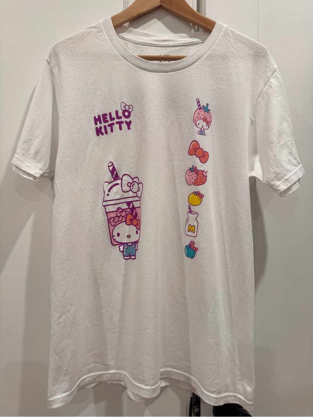 Hello Kitty Sanrio Boba White Graphic Women’s T-Shirt Sz large Kawaii